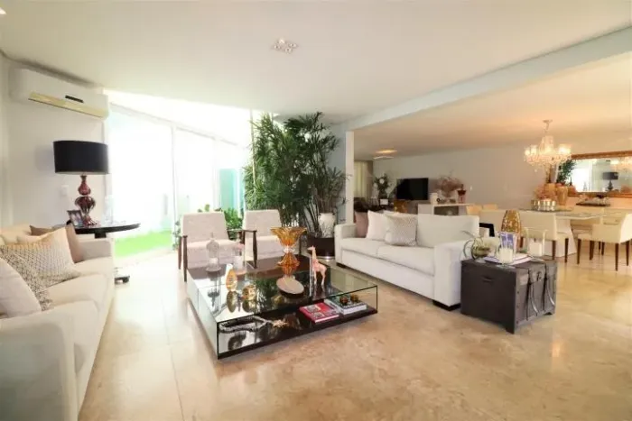 Vendo Casa no Alphaville 1 com 5 Suítes com Piscina e Clube Completo