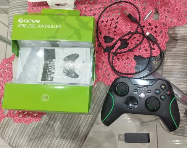 Controle xbox one e pc (pouco uso)