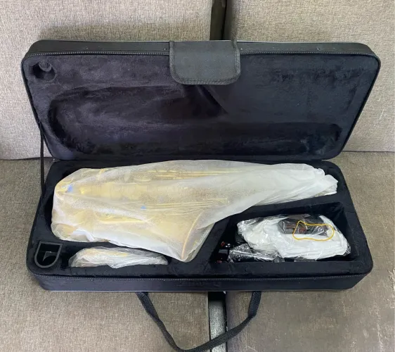 Saxofone alto Mib marca Fontai