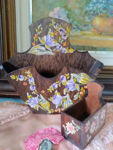 Porta cartas de madeira antigo pintado a mão 