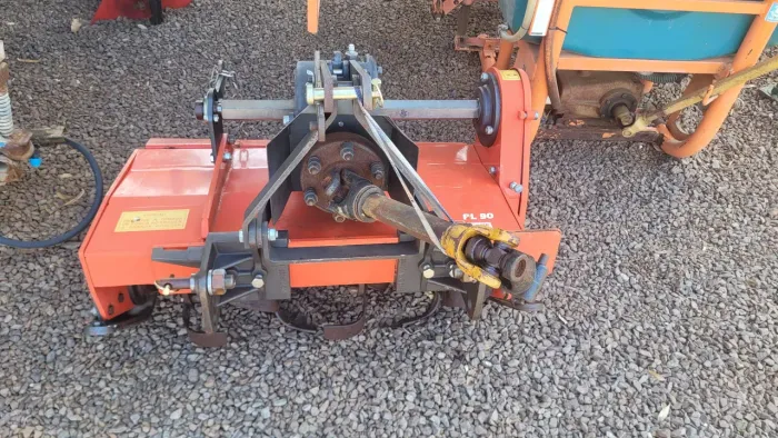 Enxada Rotativa Lavrale PL90 semi nova