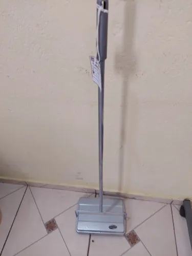 VASSOURA MÁGICA PARA PISOS E CARPETES