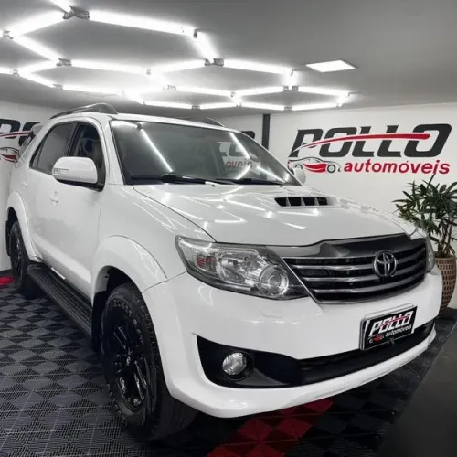 Toyota Hilux SW4 SRV D4-d 4X4 3.0 TDI Dies. AUT 2015