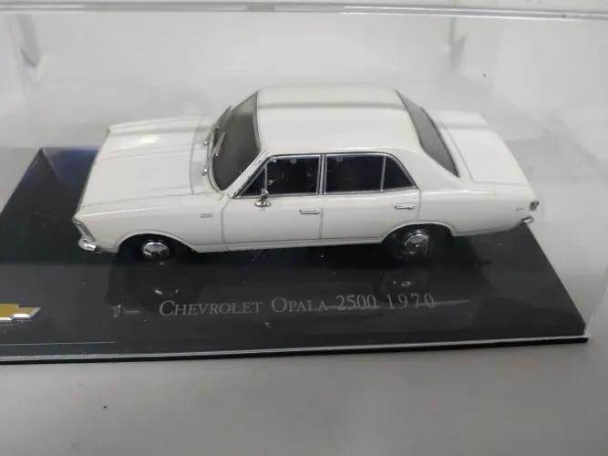 Miniatura Chevrolet Opala 2500 1970 1/43