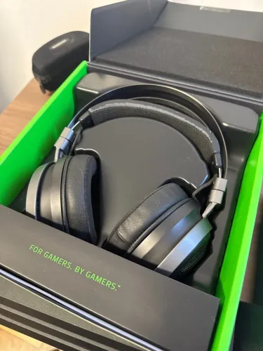 Razer Nari Ultimate - Headset Gamer Sem Fio com Haptic