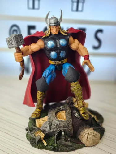 Marvel Legends Thor