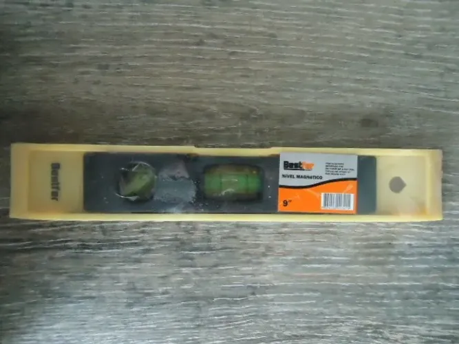 Nível Torpedo de Bolso Pequeno com 3 Niveladores de Bolha de Ar com Base Magnética