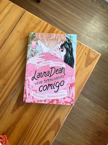 Laura Dean vive terminando comigo 