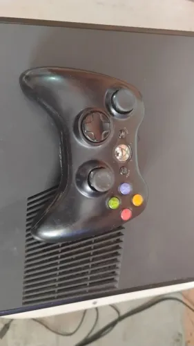 X box 360 com 5 jogos