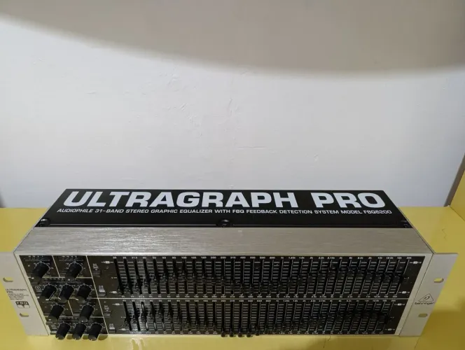 Equalizador Behringer fbq 6200 de 31 bandas,( como novo)