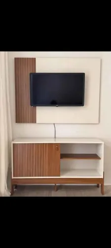 Rack com painel até 50 polegadas