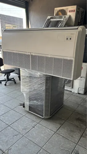 Piso teto hitachi 60.000 BTUs 220/380v 3f r22?