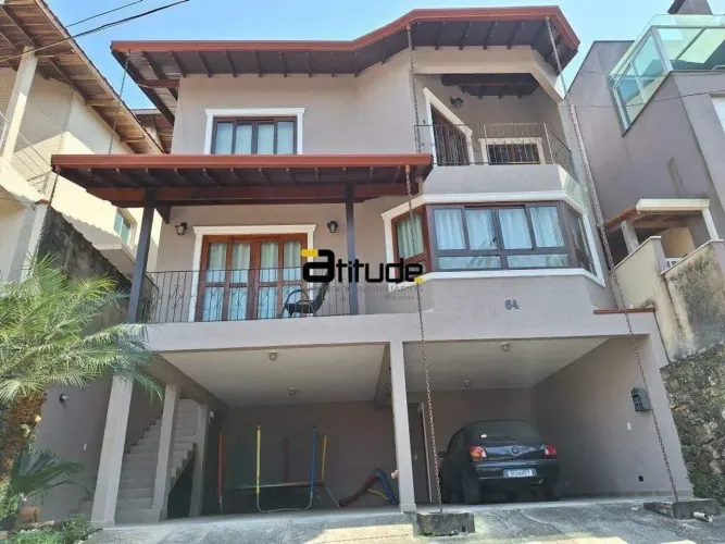 Casa à Venda na Nova Paulista 5 Dormitórios, Suíte Master, Área Gourmet e 4 Vagas
