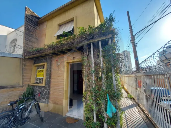 Sobrado de esquina para venda e locação, 4 quartos, 2 vagas, Vila Clementino.