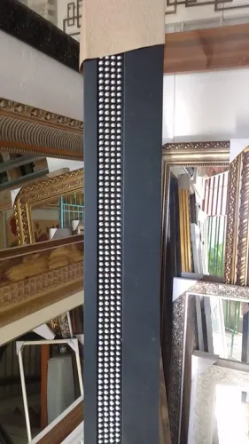 espelho moldura especial preto com detalhes em pedrinhas cor prata elegante