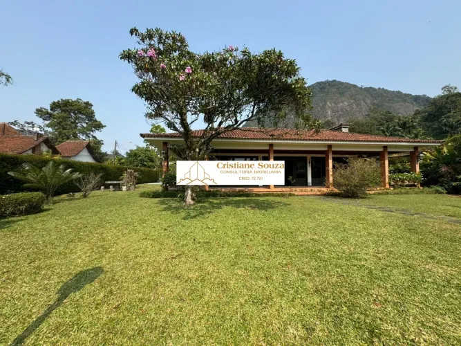 Imperdível: Casa em condomínio Comary, Teresópolis-RJ - 3 quartos, 3 suítes, 3 salas, 268m