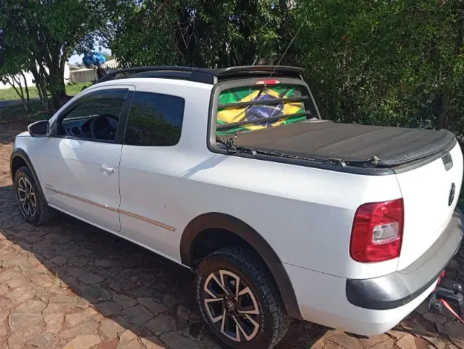 Volkswagen Saveiro Highline 1.6 T. Flex 8V CD 2015