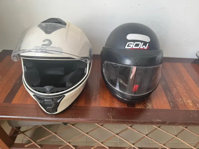 2 capacetes novos