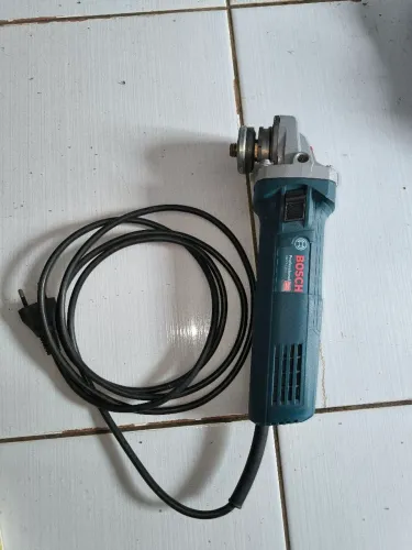 Lixadeira Bosch 110V com regulagem