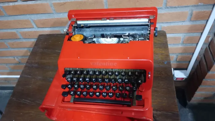 Máquina de Escrever Olivetti Valentine 1969
