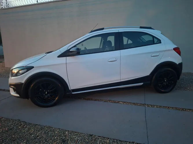 Chevrolet Onix Activ 1.4 8V Flex Mec. 4P 2019
