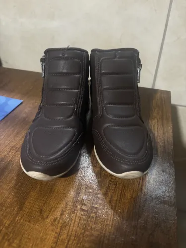 Tênis cano curto Kolosh
