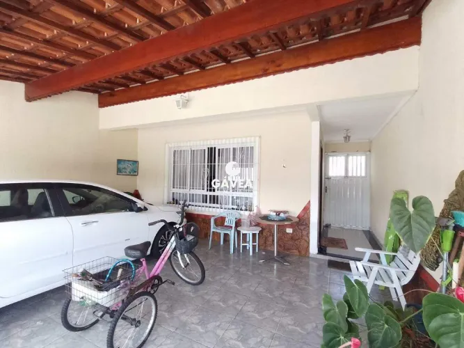Sobrado à venda no Boqueirão em Praia Grande.