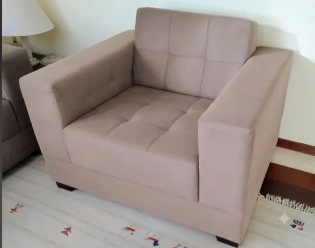 2 Poltronas em Suede Super Novas - Excelente Estado (Vendo Separadas)