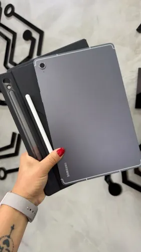 *Galaxy Tab S10 FE Grafite - 128GB / 8RAM (Com carregador)
