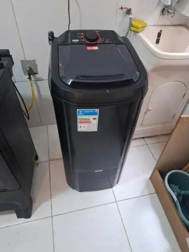 Tanquinho elétrico de lavar roupa(Estado: Excelente)