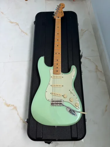 Guitarra fender extratocaster especial