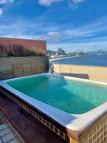Cobertura Duplex na Avenida Atlântica com Vista Espetacular para o Mar!
