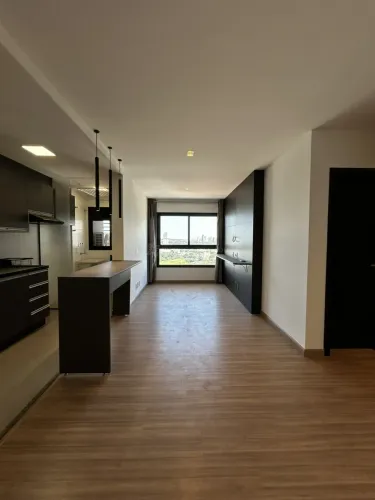 Apartamento localizado na Avenida Londrina, Zona 08.