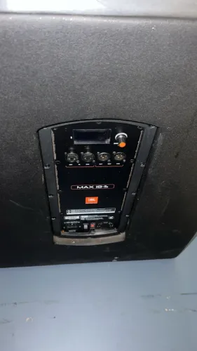 PAR  - Sub Woofer Jbl Max 18s 500w Amplificada 18 Cor Preto - Com BAG