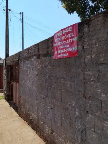 Imóvel no bairro Canaã com duas casas pequenas