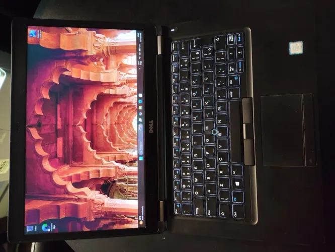 Notebook Dell Core i5 vPro USB C thunderbolt teclado iluminado estrutura em alumínio