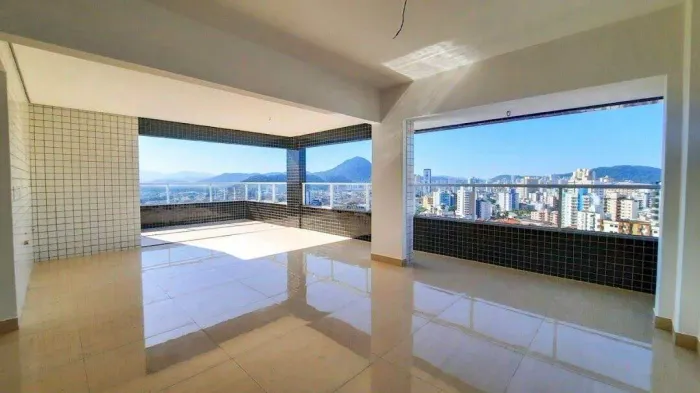 Cobertura à venda na Guilhermina (Praia Grande) | 3 suítes e piscina