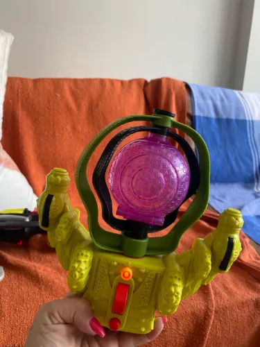 Arma com sonorização e luz