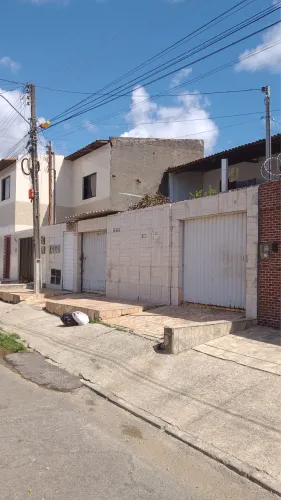 Vendo condomínio com 4 casas 