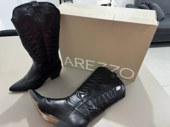 Bota Western Preta Nova Arezzo 