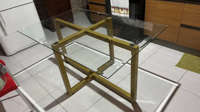 Mesa de Vidro com base de Metalon  