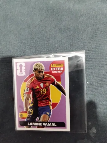 Figurinha legenda do Lamine Yamal (bordô)