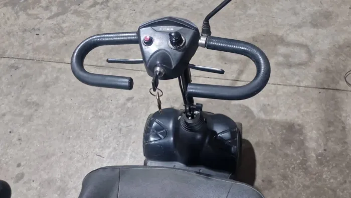 Scooter motorizada de mobilidade