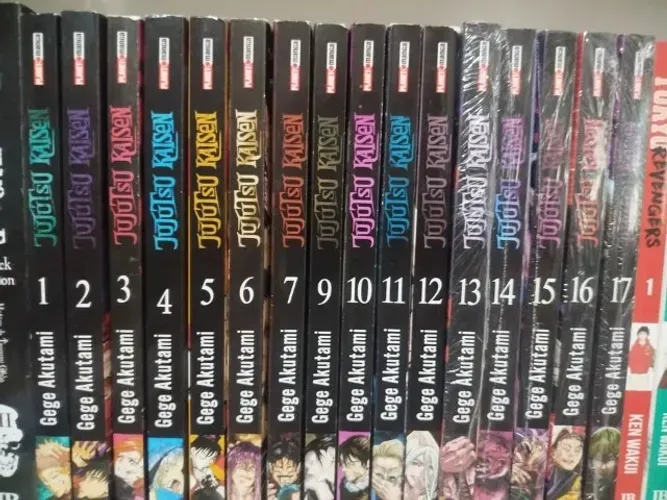 Mangás de Jujutso Kaisen volume 10 ao 17(Reservado)