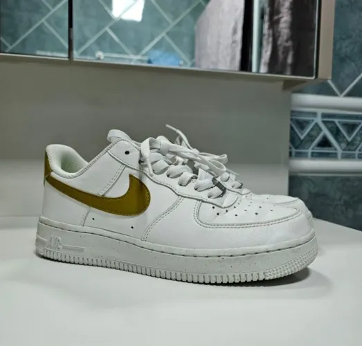 Air force 1 branco e dourado