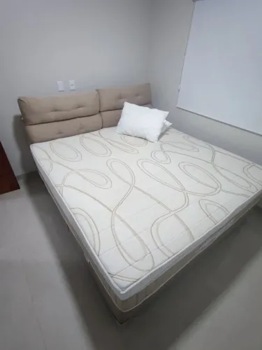 De $7000, por $3400