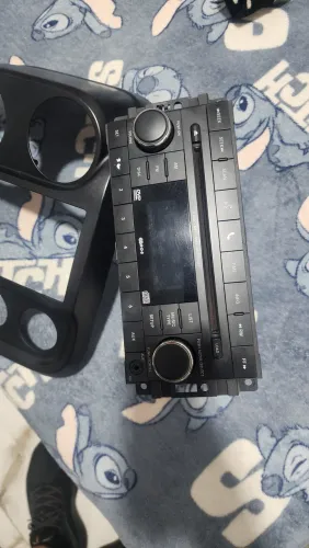 Rádio e moldura original do Jeep Compass 2012