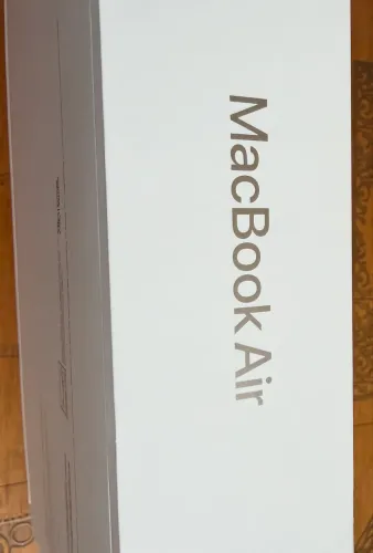 MacBook Apple 13? M5 CPU e GPU 10 16GB 1TB Starlight