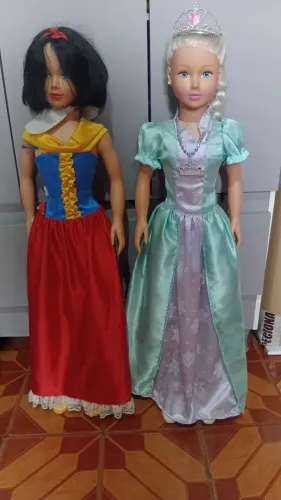 Boneca Stefany princesa 80 cm 150 cada uma. Escolha qual tem interesse 