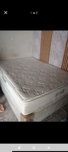 Cama de casal italiana